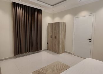استديو بأثاث مريح وبسيط 