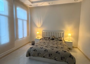 استراحة بمجلس وفناء خارجي 
