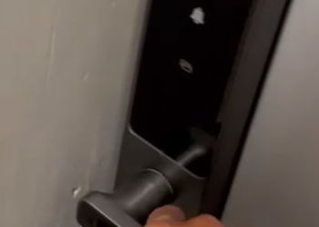استديو بسرير ماستر وأثاث مريح 