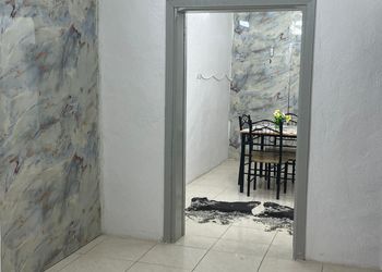شقة بغرفتين نوم وصالة 