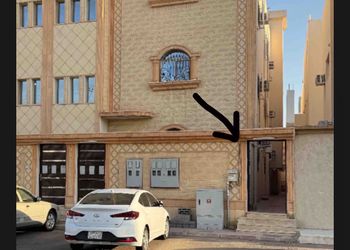 استديو بسرير ماستر وجلسة جانبية
