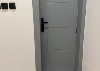 استديو بسرير ماستر وجلسة جانبية 