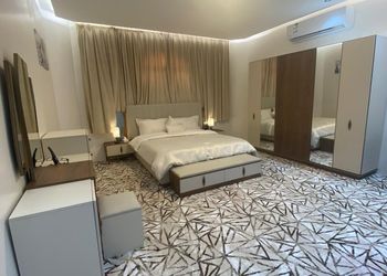 استديو بأثاث مريح وبسيط 