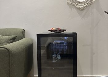 استديو بسرير ماستر وجلسة 
