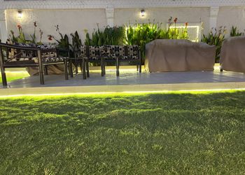 شاليه بمسطح اخضر و مسبح