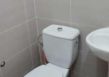 شقة بغرفة معيشة وغرفتين نوم 