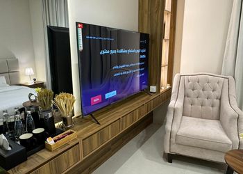 استديو بسرير ماستر وجلسة جانبية