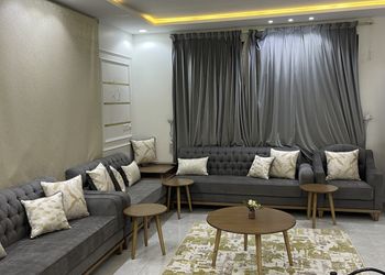 شاليه بمسطح اخضر وجلسة خارجية 