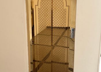 استديو بسرير ماستر وجلسة جانبية