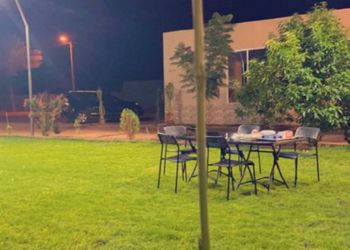 مزرعة بمناظر خلابة وجلسة خارجية 
