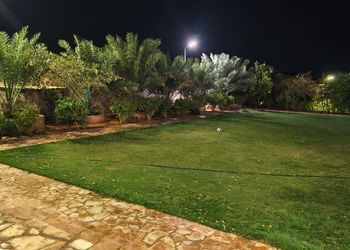 استراحة بغرفه نوم ومجالس