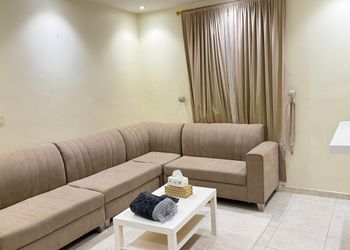 شقة بغرفة معيشة وغرفة نوم 