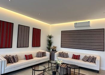 شاليه بمجلسين وألعاب اطفال 
