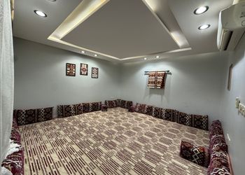 شاليه بمسبح خارجي وجلسة خارجية