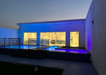 شالية بمجلس مطل على المسبح 