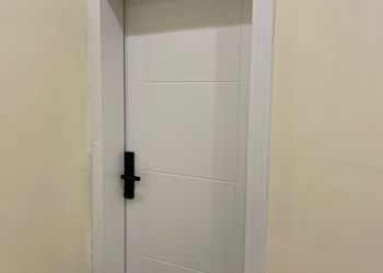 استديو بأثاث مريح وبسيط 