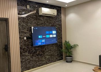شقة بصالة انيقة ودخول ذاتي