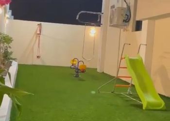 شاليه بمسطح اخضر