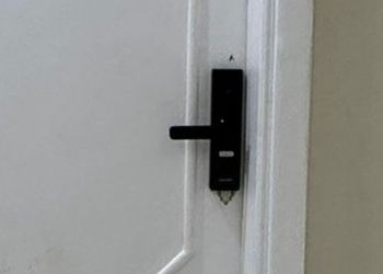 استديو بسرير ماستر وجلسة جانبية