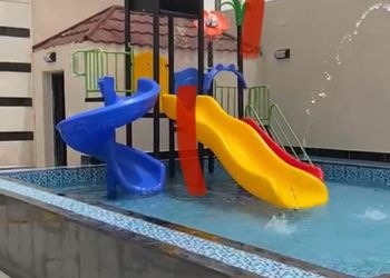 شاليه بمسطح اخضر