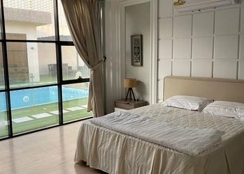 شاليه بمسبح خارجي وأجواء ممتعة 