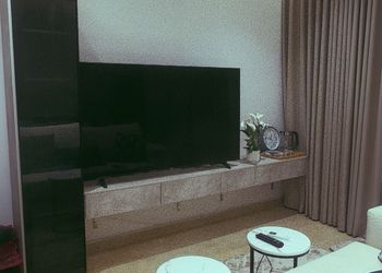 استديو بسرير ماستر وأثاث مريح 