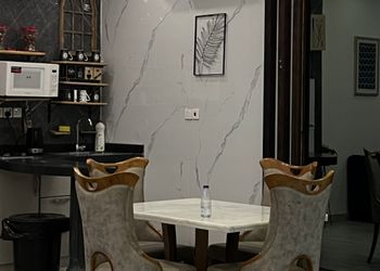 شاليه بألعاب أطفال ومسبح