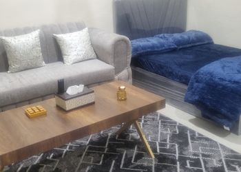 استديو بسرير ماستر وجلسة مريحة 