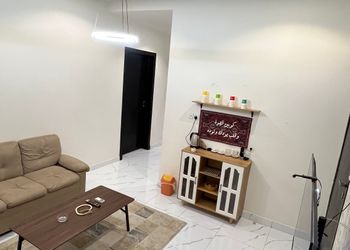 شقة بغرفة معيشة وغرفة نوم 