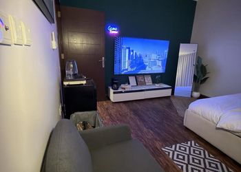 استديو هادئ بسرير ماستر 