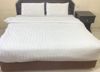 استديو بأثاث مريح وبسيط 