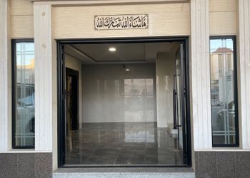 شقة بثلاث غرف نوم وصالة