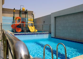 شاليه بألعاب اطفال وجاكوزي 