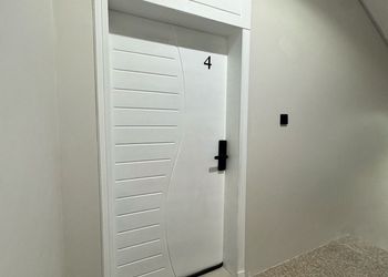 استديو فاخر بجلسه ودخول ذاتي