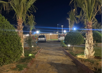 استراحة بمسطح اخضر والعاب اطفال
