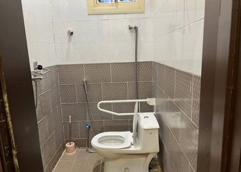 شقة بصالة جلوس وغرفة نوم 