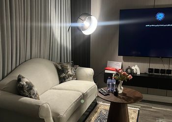 استديو بسرير ماستر وجلسة جانبية
