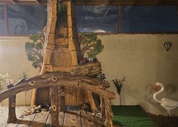 استراحة بمسطح اخضر وصالة انيقه