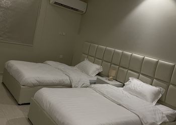 استديو بسريرين مفرده وجلسة 