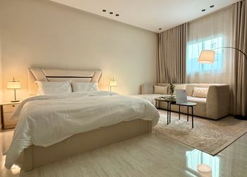 استديو بدخول ذاتي وسرير مريح 