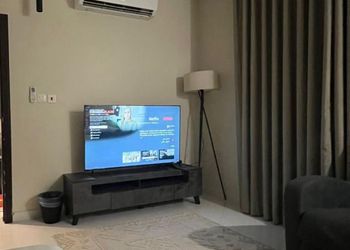 استديو بسرير ماستر وجلسة جانبية