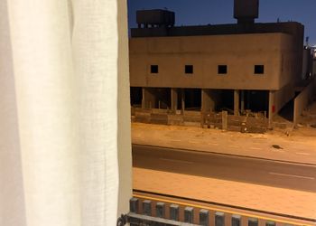 استديو بسرير ماستر وجلسة جانبية 