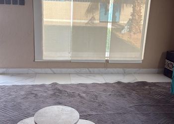 مزرعة بمسطح اخضر ومجلس