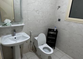 استديو بسرير ماستر وجلسة جانبية 