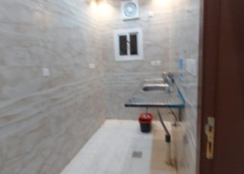 شقة بأثاث مريح وبسيط