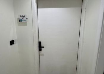 استديو بسرير ماستر وجلسة جانبية 