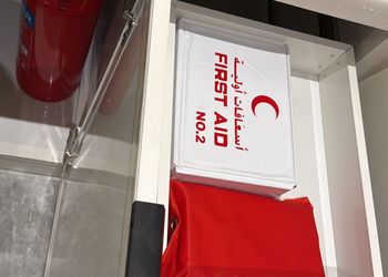 استديو بسرير ماستر وجلسة جانبية