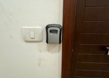 شقة بغرفتين نوم وصالة 