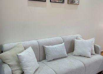 استديو بسرير ماستر وأثاث مريح 
