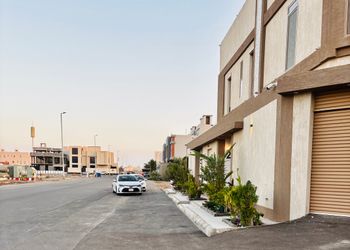 شقة بغرفتين نوم وصالة